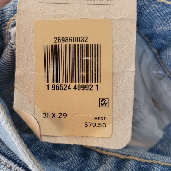 NWT‎ Levi's Casual High-Waisted Mom Distressed Jean Lightwash, Size 31×29 - Picture 10 of 11